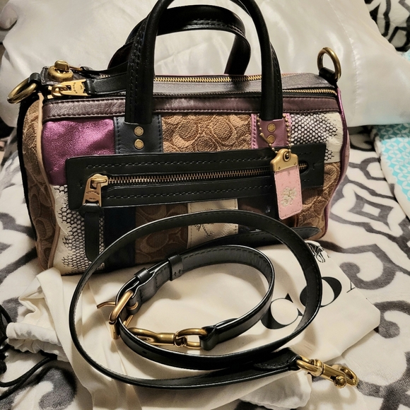 EUC Coach 1941 Shuffle Satchel - Picture 12 of 12